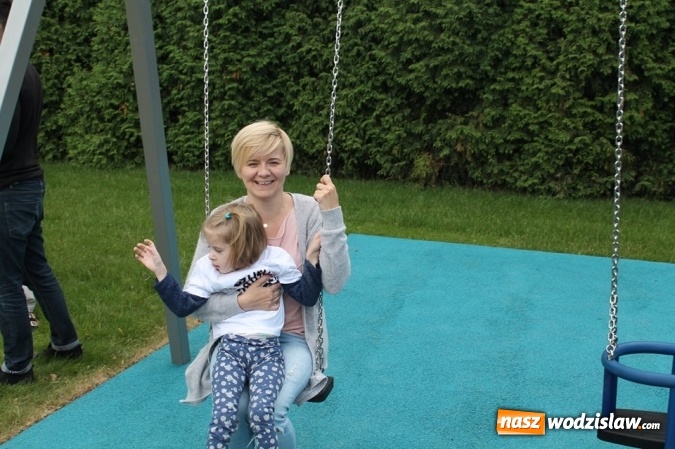 Zdjęcie w galerii na portalu naszwodzislaw.com: W jeden dzień zebrał ponad 326 tysięcy złotych. Youtuber z Wodzisławia w kolejnej szczytnej akcji! Otwarto Rehabilitacyjny Plac Zdrowia i Zabawy wiadomości z regionu