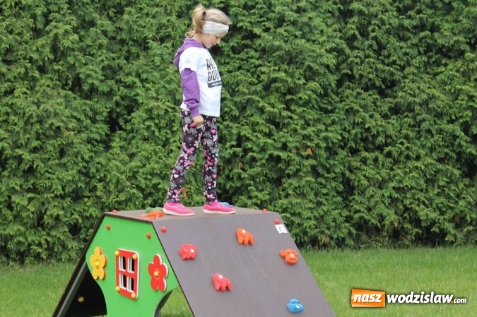 Zdjęcie w galerii na portalu naszwodzislaw.com: W jeden dzień zebrał ponad 326 tysięcy złotych. Youtuber z Wodzisławia w kolejnej szczytnej akcji! Otwarto Rehabilitacyjny Plac Zdrowia i Zabawy wiadomości z regionu