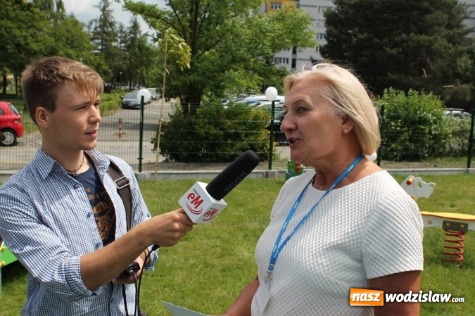 Zdjęcie w galerii na portalu naszwodzislaw.com: W jeden dzień zebrał ponad 326 tysięcy złotych. Youtuber z Wodzisławia w kolejnej szczytnej akcji! Otwarto Rehabilitacyjny Plac Zdrowia i Zabawy wiadomości z regionu