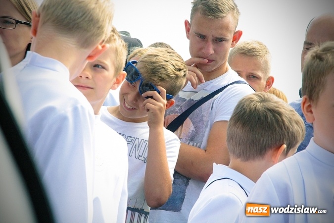 Zdjęcie w galerii na portalu naszwodzislaw.com: Wodzisław: setki wiernych na procesji Bożego Ciała. FOTORELACJA wiadomości z regionu