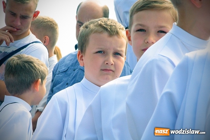 Zdjęcie w galerii na portalu naszwodzislaw.com: Wodzisław: setki wiernych na procesji Bożego Ciała. FOTORELACJA wiadomości z regionu