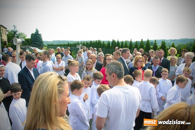 Zdjęcie w galerii na portalu naszwodzislaw.com: Wodzisław: setki wiernych na procesji Bożego Ciała. FOTORELACJA wiadomości z regionu