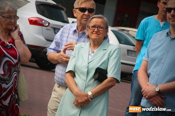 Zdjęcie w galerii na portalu naszwodzislaw.com: Wodzisław: setki wiernych na procesji Bożego Ciała. FOTORELACJA wiadomości z regionu