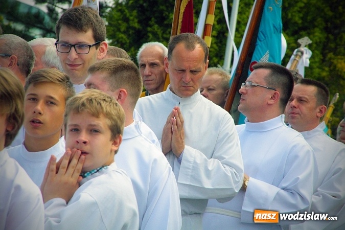 Zdjęcie w galerii na portalu naszwodzislaw.com: Wodzisław: setki wiernych na procesji Bożego Ciała. FOTORELACJA wiadomości z regionu