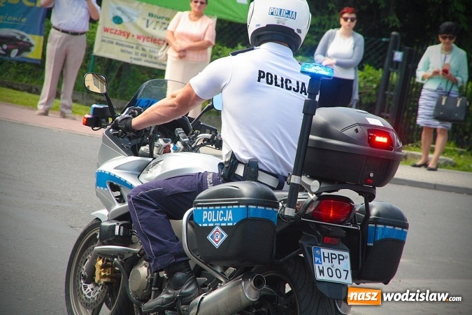 Zdjęcie w galerii na portalu naszwodzislaw.com: Wodzisław: setki wiernych na procesji Bożego Ciała. FOTORELACJA wiadomości z regionu