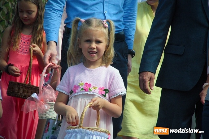 Zdjęcie w galerii na portalu naszwodzislaw.com: Wodzisław: setki wiernych na procesji Bożego Ciała. FOTORELACJA wiadomości z regionu