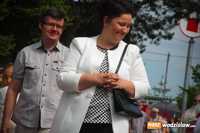 Zdjęcie w galerii na portalu naszwodzislaw.com: Wodzisław: setki wiernych na procesji Bożego Ciała. FOTORELACJA wiadomości z regionu