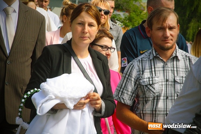 Zdjęcie w galerii na portalu naszwodzislaw.com: Wodzisław: setki wiernych na procesji Bożego Ciała. FOTORELACJA wiadomości z regionu