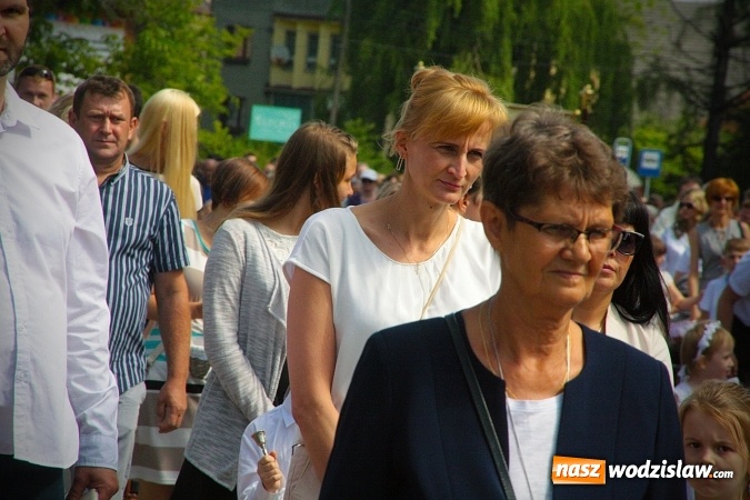 Zdjęcie w galerii na portalu naszwodzislaw.com: Wodzisław: setki wiernych na procesji Bożego Ciała. FOTORELACJA wiadomości z regionu