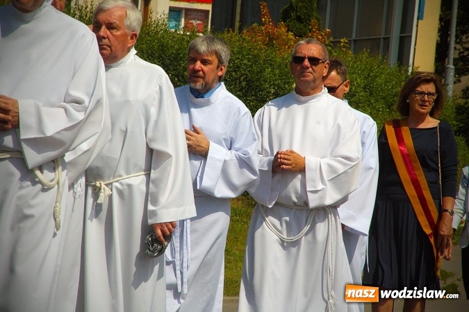 Zdjęcie w galerii na portalu naszwodzislaw.com: Wodzisław: setki wiernych na procesji Bożego Ciała. FOTORELACJA wiadomości z regionu