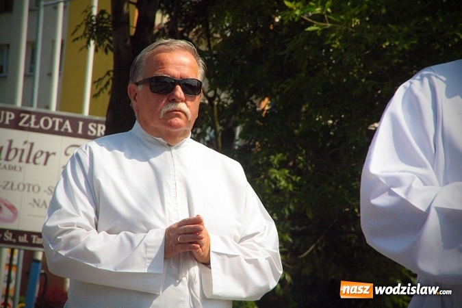 Zdjęcie w galerii na portalu naszwodzislaw.com: Wodzisław: setki wiernych na procesji Bożego Ciała. FOTORELACJA wiadomości z regionu