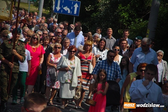Zdjęcie w galerii na portalu naszwodzislaw.com: Wodzisław: setki wiernych na procesji Bożego Ciała. FOTORELACJA wiadomości z regionu