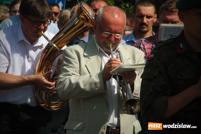 Zdjęcie w galerii na portalu naszwodzislaw.com: Wodzisław: setki wiernych na procesji Bożego Ciała. FOTORELACJA wiadomości z regionu
