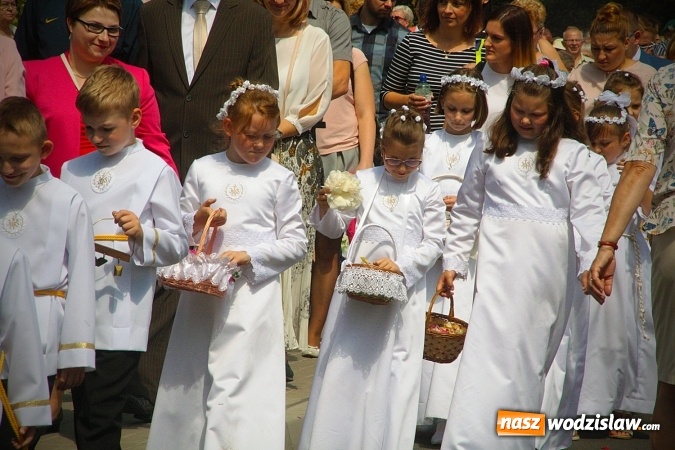 Zdjęcie w galerii na portalu naszwodzislaw.com: Wodzisław: setki wiernych na procesji Bożego Ciała. FOTORELACJA wiadomości z regionu