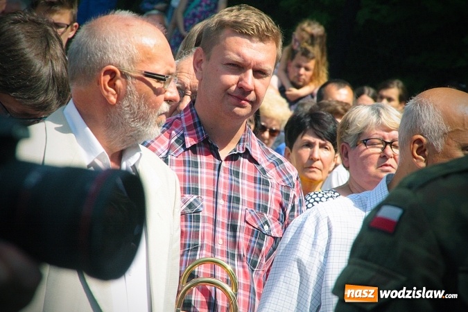 Zdjęcie w galerii na portalu naszwodzislaw.com: Wodzisław: setki wiernych na procesji Bożego Ciała. FOTORELACJA wiadomości z regionu