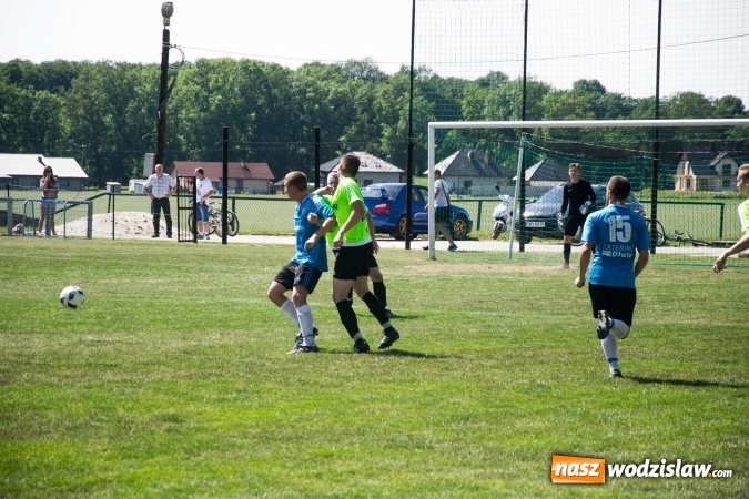 Zdjęcie w galerii na portalu naszwodzislaw.com: Gorzyce wygrały z Krzanowicami. Czarni coraz bliżej awansu! wiadomości z regionu