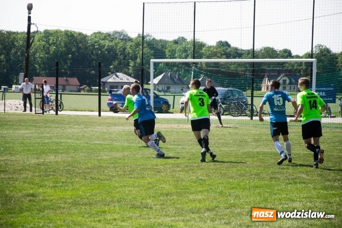 Zdjęcie w galerii na portalu naszwodzislaw.com: Gorzyce wygrały z Krzanowicami. Czarni coraz bliżej awansu! wiadomości z regionu