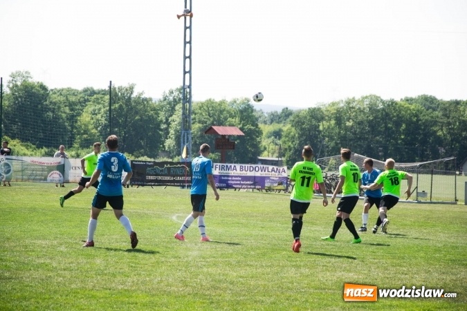 Zdjęcie w galerii na portalu naszwodzislaw.com: Gorzyce wygrały z Krzanowicami. Czarni coraz bliżej awansu! wiadomości z regionu