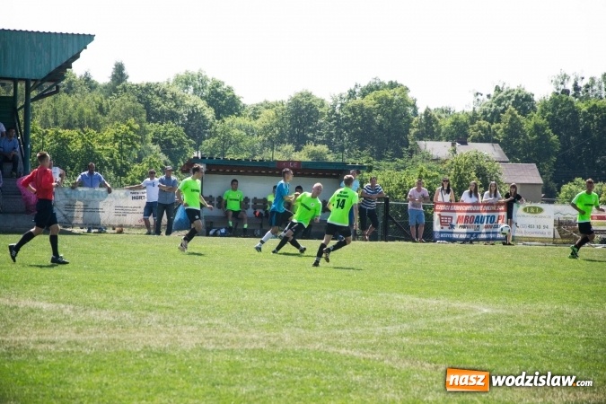 Zdjęcie w galerii na portalu naszwodzislaw.com: Gorzyce wygrały z Krzanowicami. Czarni coraz bliżej awansu! wiadomości z regionu