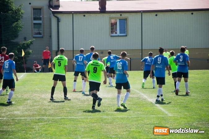 Zdjęcie w galerii na portalu naszwodzislaw.com: Gorzyce wygrały z Krzanowicami. Czarni coraz bliżej awansu! wiadomości z regionu