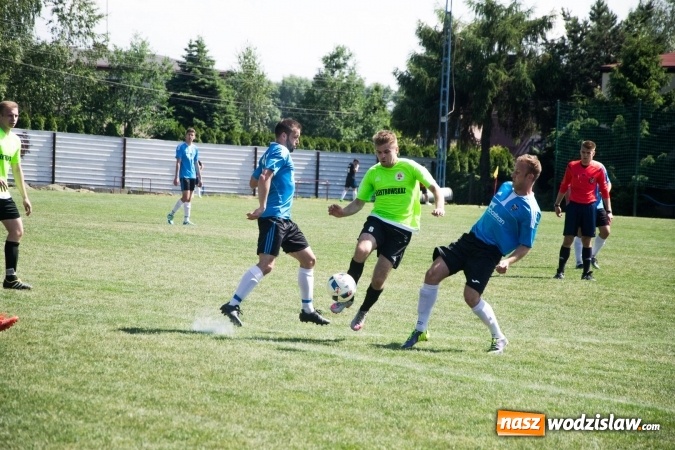 Zdjęcie w galerii na portalu naszwodzislaw.com: Gorzyce wygrały z Krzanowicami. Czarni coraz bliżej awansu! wiadomości z regionu