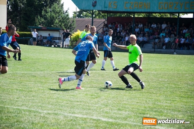 Zdjęcie w galerii na portalu naszwodzislaw.com: Gorzyce wygrały z Krzanowicami. Czarni coraz bliżej awansu! wiadomości z regionu