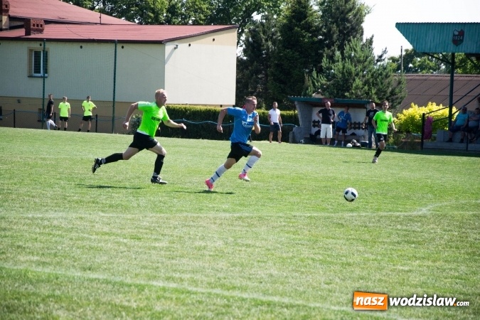 Zdjęcie w galerii na portalu naszwodzislaw.com: Gorzyce wygrały z Krzanowicami. Czarni coraz bliżej awansu! wiadomości z regionu