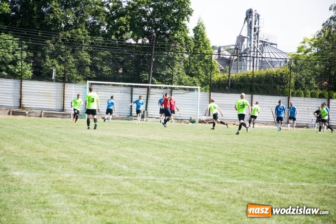 Zdjęcie w galerii na portalu naszwodzislaw.com: Gorzyce wygrały z Krzanowicami. Czarni coraz bliżej awansu! wiadomości z regionu