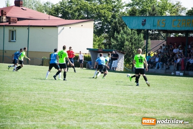 Zdjęcie w galerii na portalu naszwodzislaw.com: Gorzyce wygrały z Krzanowicami. Czarni coraz bliżej awansu! wiadomości z regionu