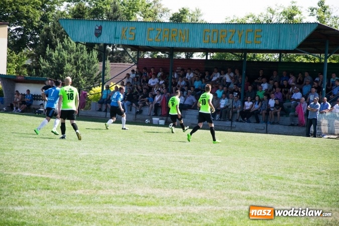 Zdjęcie w galerii na portalu naszwodzislaw.com: Gorzyce wygrały z Krzanowicami. Czarni coraz bliżej awansu! wiadomości z regionu