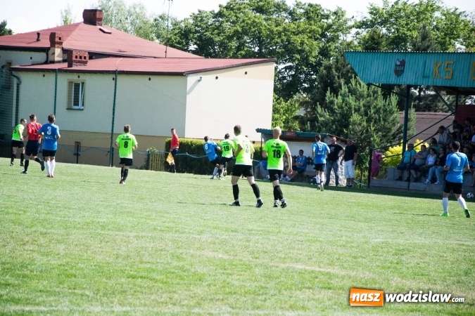 Zdjęcie w galerii na portalu naszwodzislaw.com: Gorzyce wygrały z Krzanowicami. Czarni coraz bliżej awansu! wiadomości z regionu