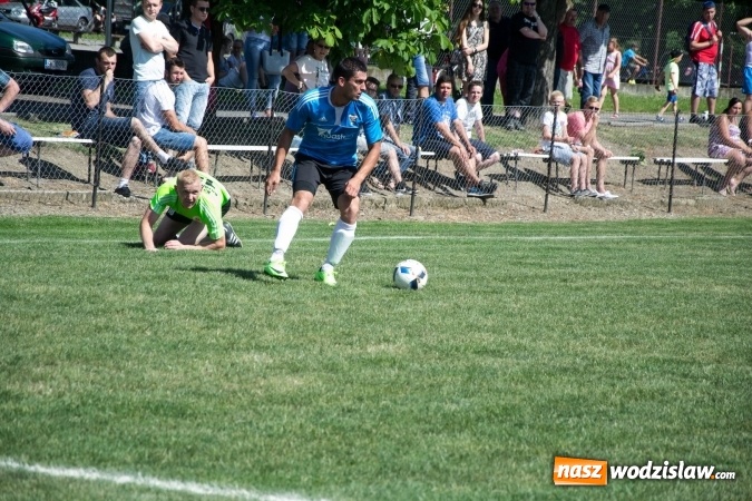 Zdjęcie w galerii na portalu naszwodzislaw.com: Gorzyce wygrały z Krzanowicami. Czarni coraz bliżej awansu! wiadomości z regionu