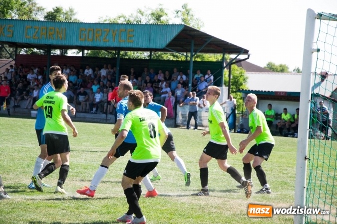 Zdjęcie w galerii na portalu naszwodzislaw.com: Gorzyce wygrały z Krzanowicami. Czarni coraz bliżej awansu! wiadomości z regionu