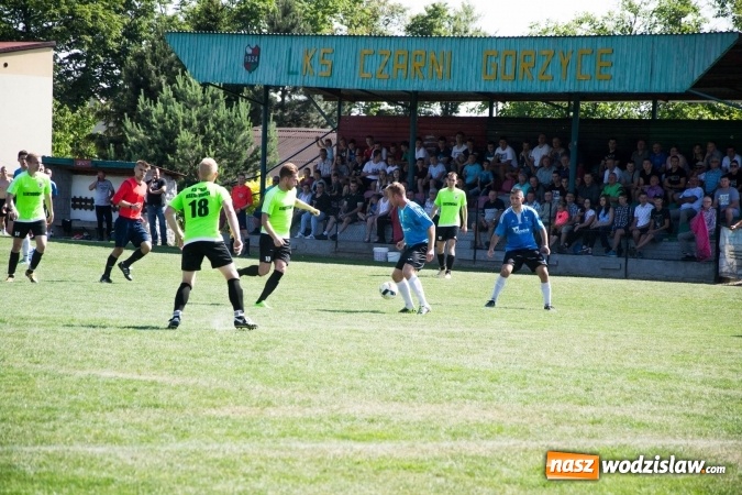 Zdjęcie w galerii na portalu naszwodzislaw.com: Gorzyce wygrały z Krzanowicami. Czarni coraz bliżej awansu! wiadomości z regionu
