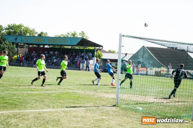 Zdjęcie w galerii na portalu naszwodzislaw.com: Gorzyce wygrały z Krzanowicami. Czarni coraz bliżej awansu! wiadomości z regionu