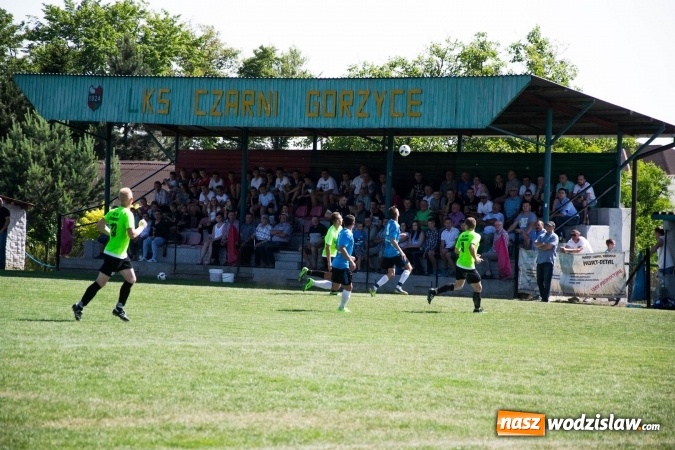 Zdjęcie w galerii na portalu naszwodzislaw.com: Gorzyce wygrały z Krzanowicami. Czarni coraz bliżej awansu! wiadomości z regionu