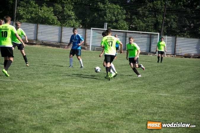 Zdjęcie w galerii na portalu naszwodzislaw.com: Gorzyce wygrały z Krzanowicami. Czarni coraz bliżej awansu! wiadomości z regionu