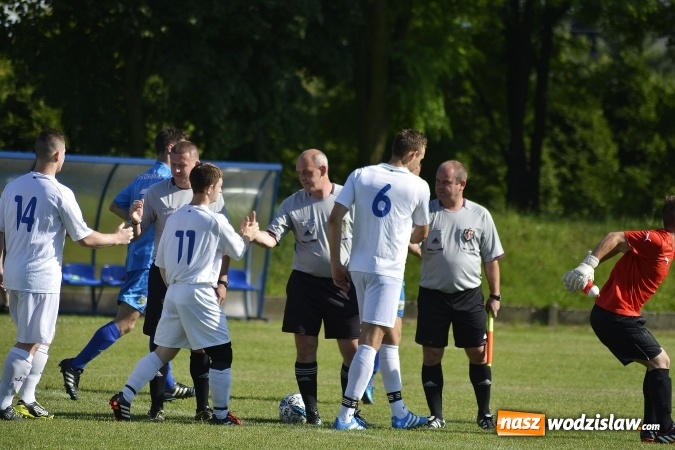 Zdjęcie w galerii na portalu naszwodzislaw.com: Osiem goli w Krzyżkowicach. Kornowac awansował! wiadomości z regionu