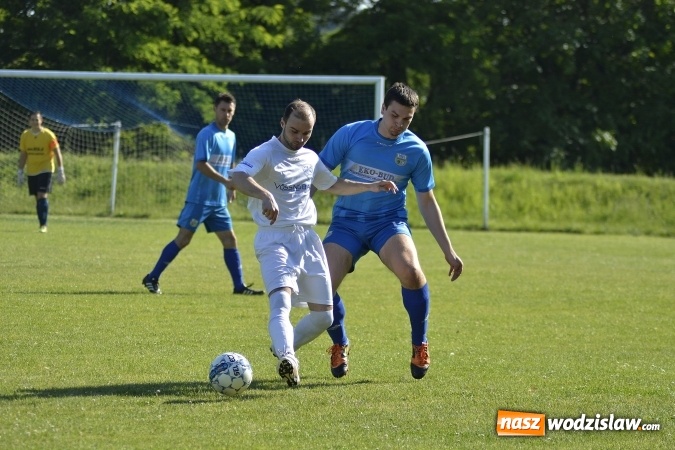 Zdjęcie w galerii na portalu naszwodzislaw.com: Osiem goli w Krzyżkowicach. Kornowac awansował! wiadomości z regionu