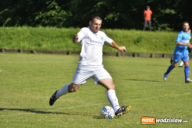 Zdjęcie w galerii na portalu naszwodzislaw.com: Osiem goli w Krzyżkowicach. Kornowac awansował! wiadomości z regionu