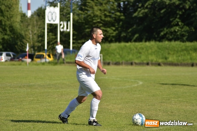 Zdjęcie w galerii na portalu naszwodzislaw.com: Osiem goli w Krzyżkowicach. Kornowac awansował! wiadomości z regionu