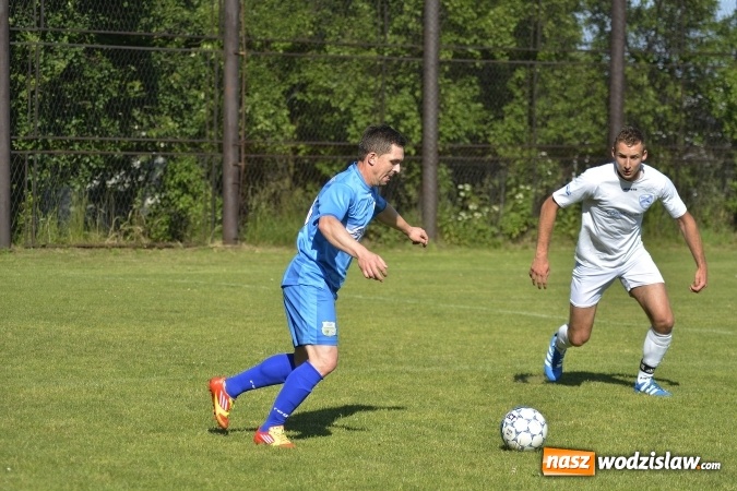 Zdjęcie w galerii na portalu naszwodzislaw.com: Osiem goli w Krzyżkowicach. Kornowac awansował! wiadomości z regionu