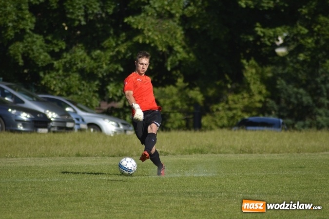 Zdjęcie w galerii na portalu naszwodzislaw.com: Osiem goli w Krzyżkowicach. Kornowac awansował! wiadomości z regionu