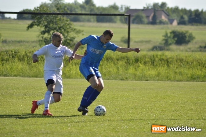 Zdjęcie w galerii na portalu naszwodzislaw.com: Osiem goli w Krzyżkowicach. Kornowac awansował! wiadomości z regionu