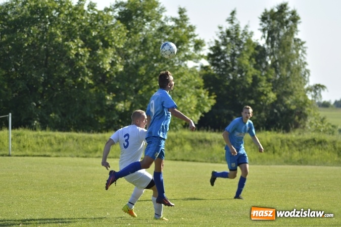 Zdjęcie w galerii na portalu naszwodzislaw.com: Osiem goli w Krzyżkowicach. Kornowac awansował! wiadomości z regionu