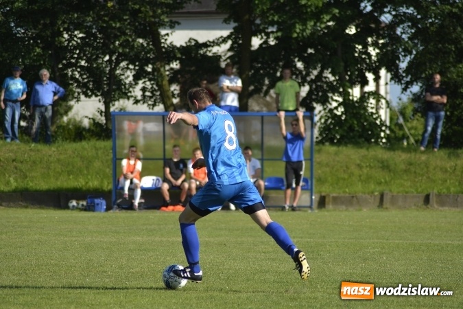 Zdjęcie w galerii na portalu naszwodzislaw.com: Osiem goli w Krzyżkowicach. Kornowac awansował! wiadomości z regionu