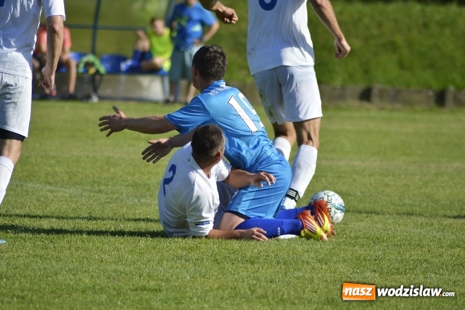 Zdjęcie w galerii na portalu naszwodzislaw.com: Osiem goli w Krzyżkowicach. Kornowac awansował! wiadomości z regionu