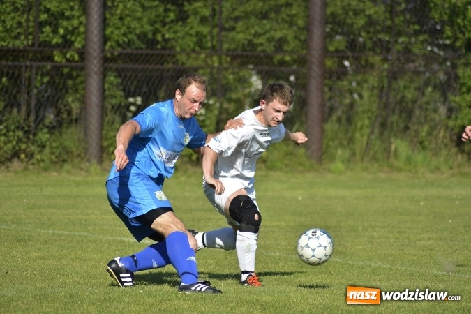 Zdjęcie w galerii na portalu naszwodzislaw.com: Osiem goli w Krzyżkowicach. Kornowac awansował! wiadomości z regionu