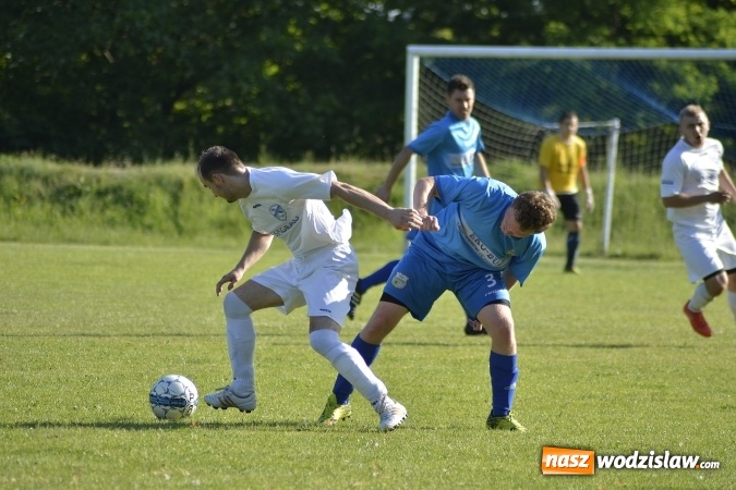 Zdjęcie w galerii na portalu naszwodzislaw.com: Osiem goli w Krzyżkowicach. Kornowac awansował! wiadomości z regionu