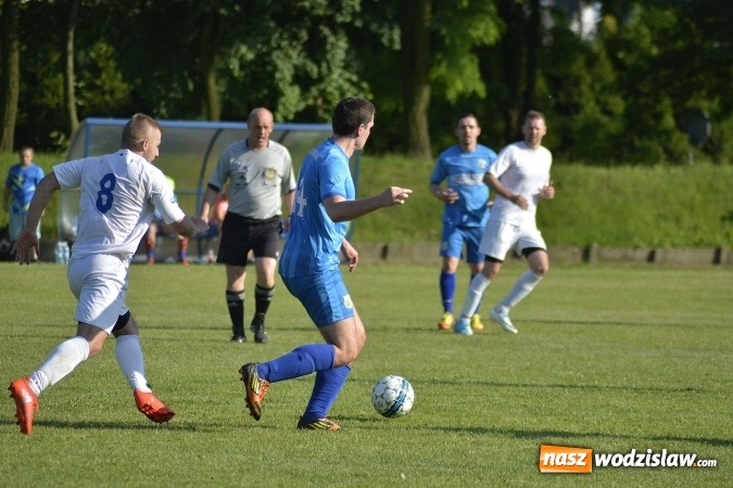 Zdjęcie w galerii na portalu naszwodzislaw.com: Osiem goli w Krzyżkowicach. Kornowac awansował! wiadomości z regionu